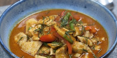 19. Pad Prik Gaeng - Paistettu punainen curry (M, V, S_O) _ ผัดพริกแกง